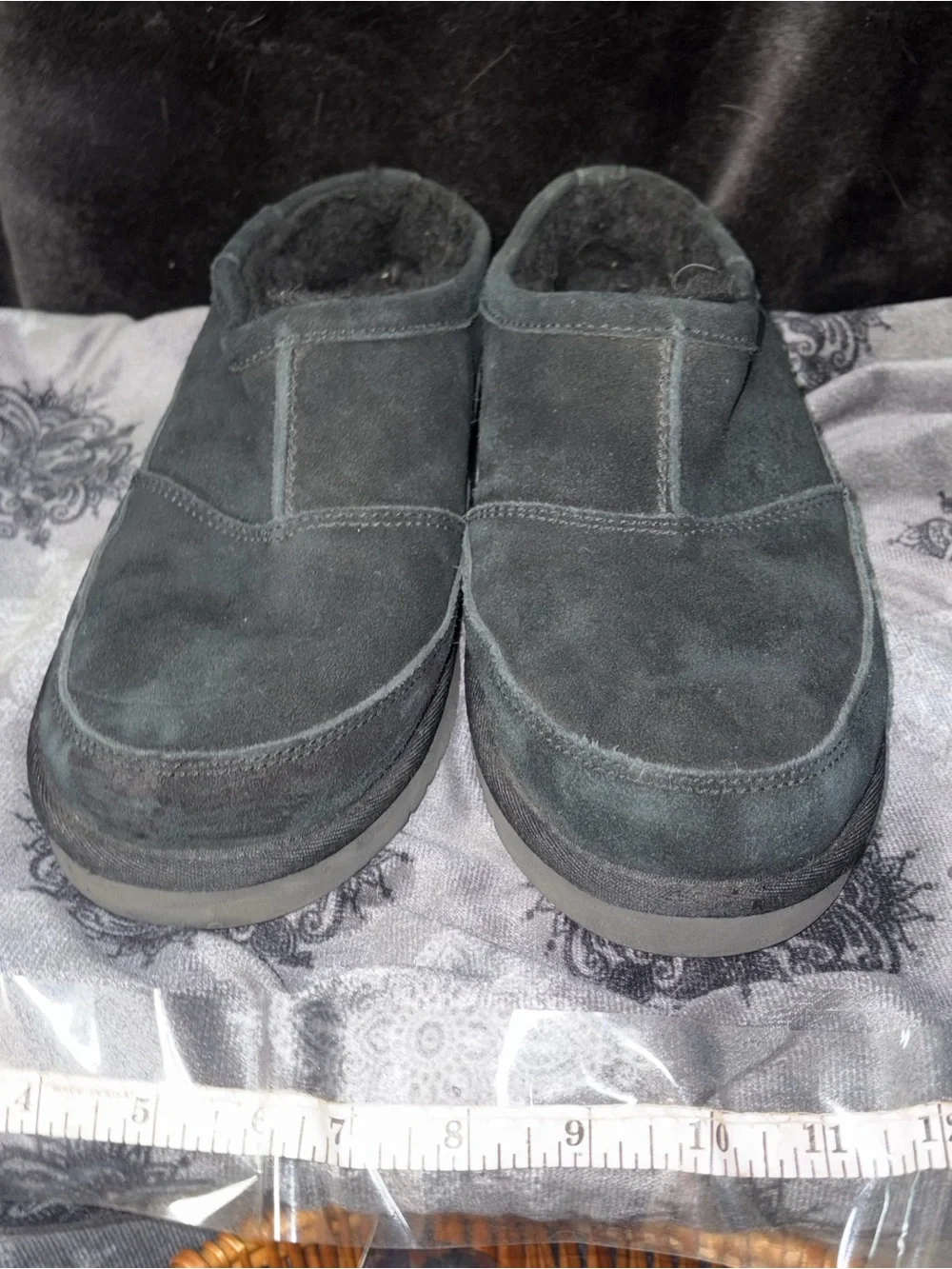 Koolaburra by UGG black Suede Slip-On Slippers/Loafers